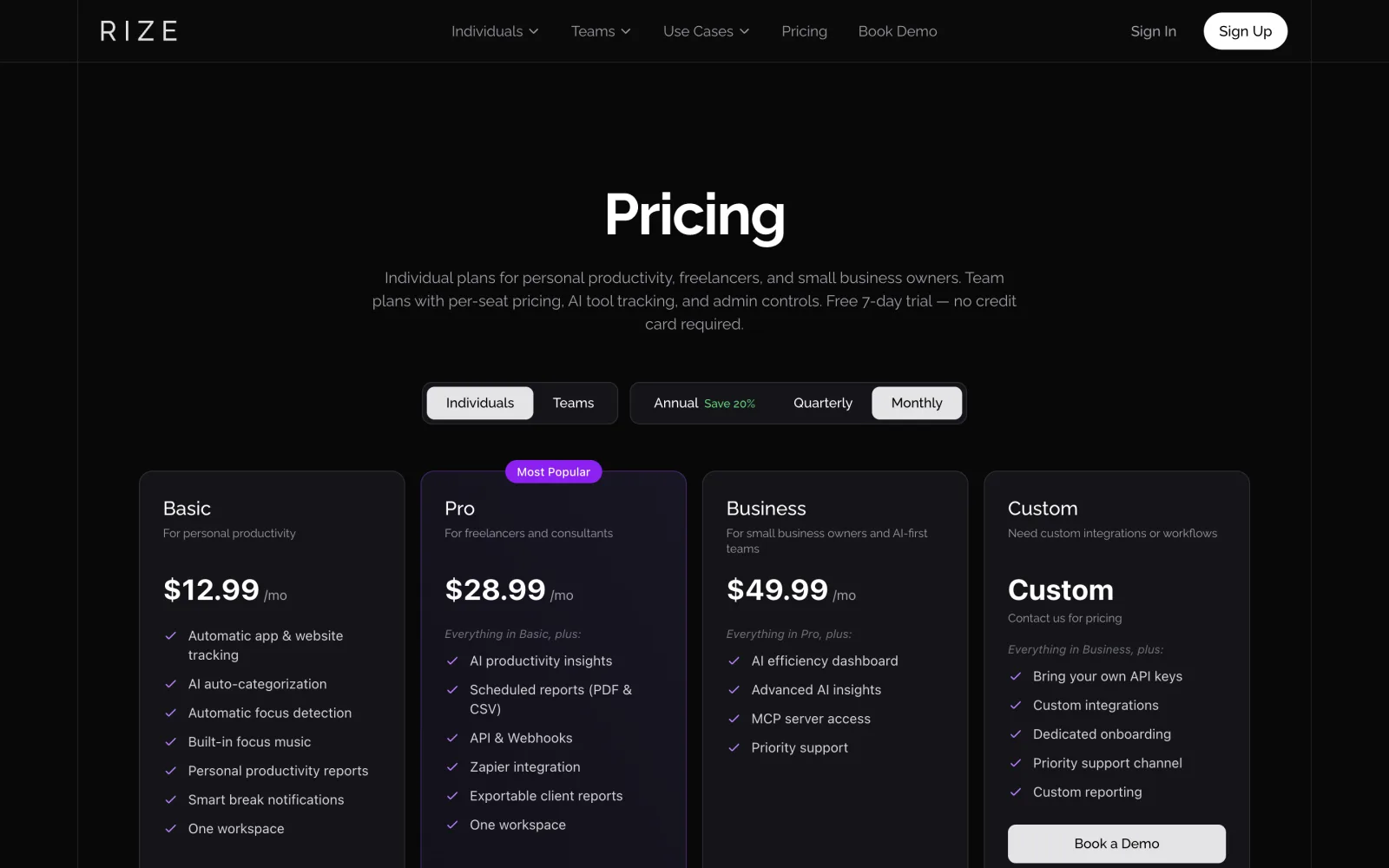 Basic, Pro, Business, Custom 플랜을 보여주는 Rize 가격 페이지