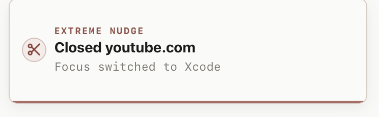 youtube.com 탭이 닫히고 Xcode로 집중이 전환된 상태를 보여주는 drifty Extreme Nudge 알림